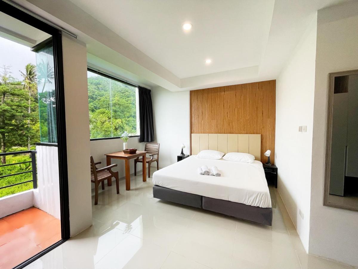 Kefir Phuket Hotell Kamala Beach Exteriör bild